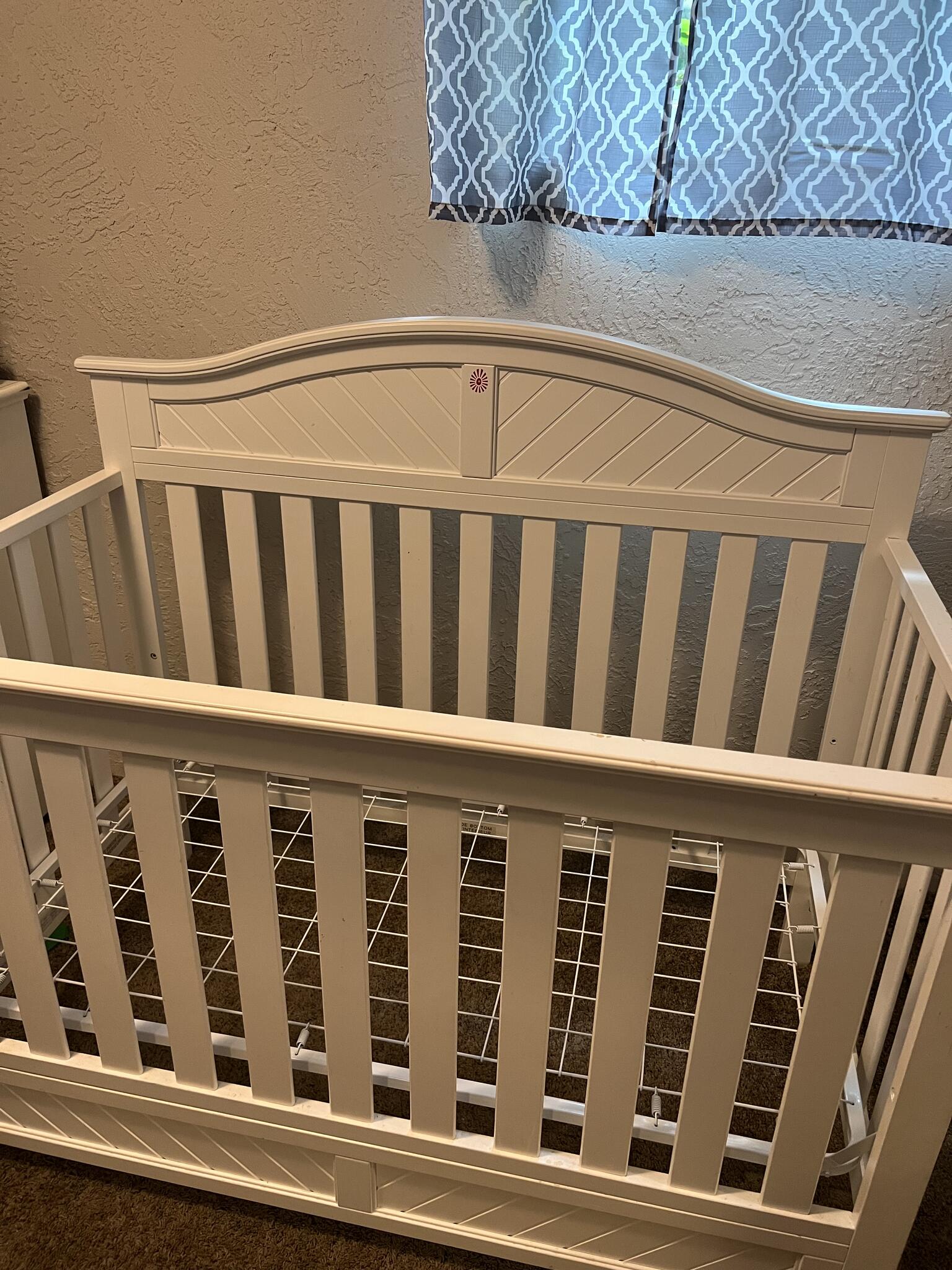 NEW MARKDOWN! White wood crib for 100 in Colorado Springs, CO For