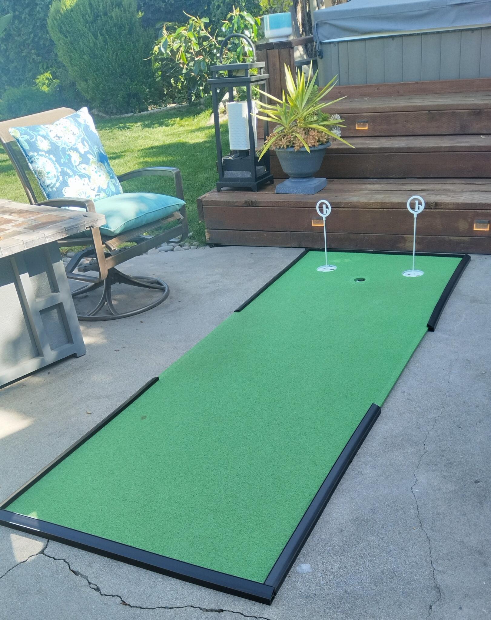 Birdieball Golf Putting Green 3' X 8' for 75 in Westminster, CA For