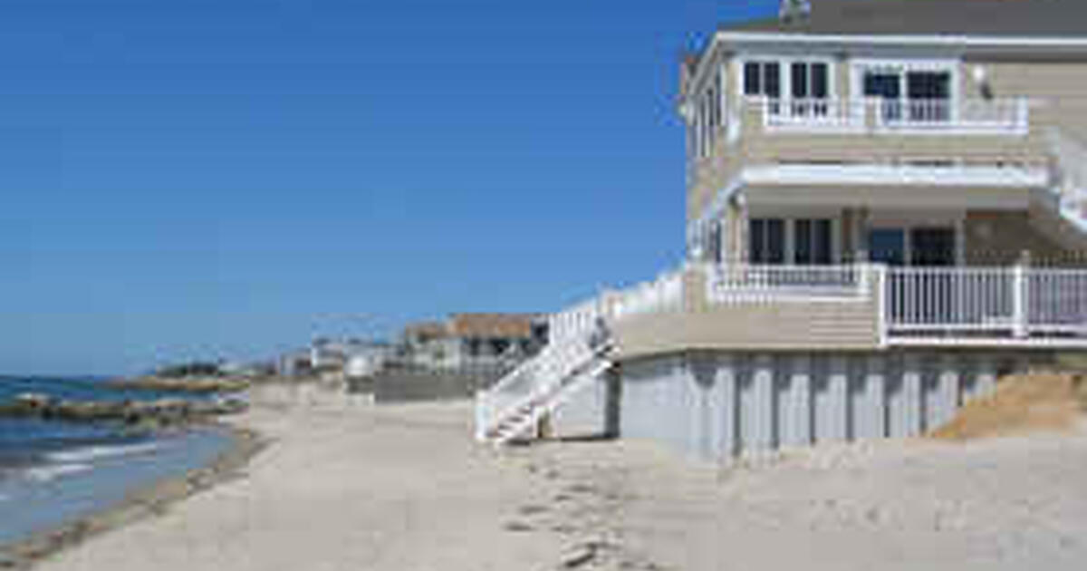 Cape Cod Oceanfront Condo 9/9 to 9/16 (Dennisport, MA) for 1000 in The
