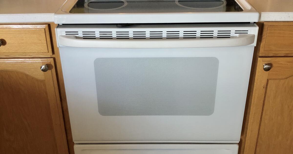 Hotpoint smooth top electric like new, very clean, with manual for