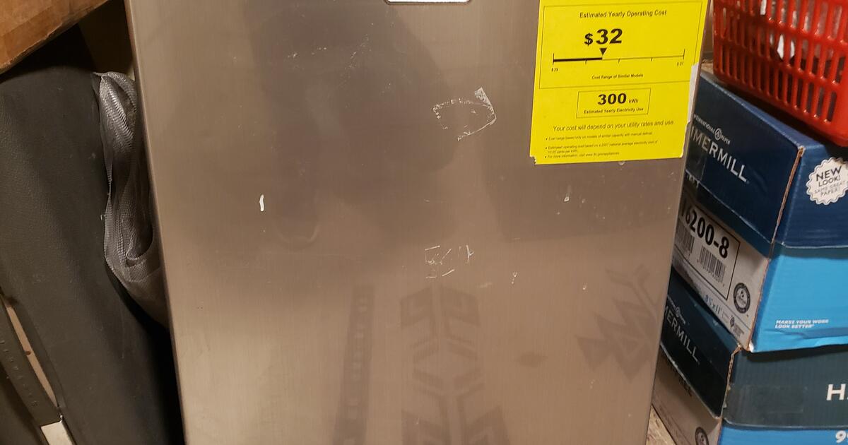 Emerson minifridge with freezer, refrigerator for 65 in Nyack, NY