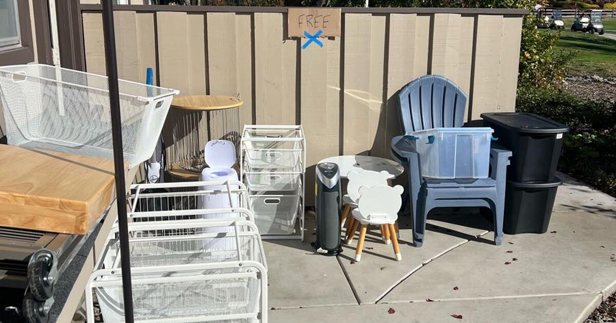 Free Household Items. Storage bins, lamps, chairs, ect. for Free in ... - Bring Free Items To Home Personal