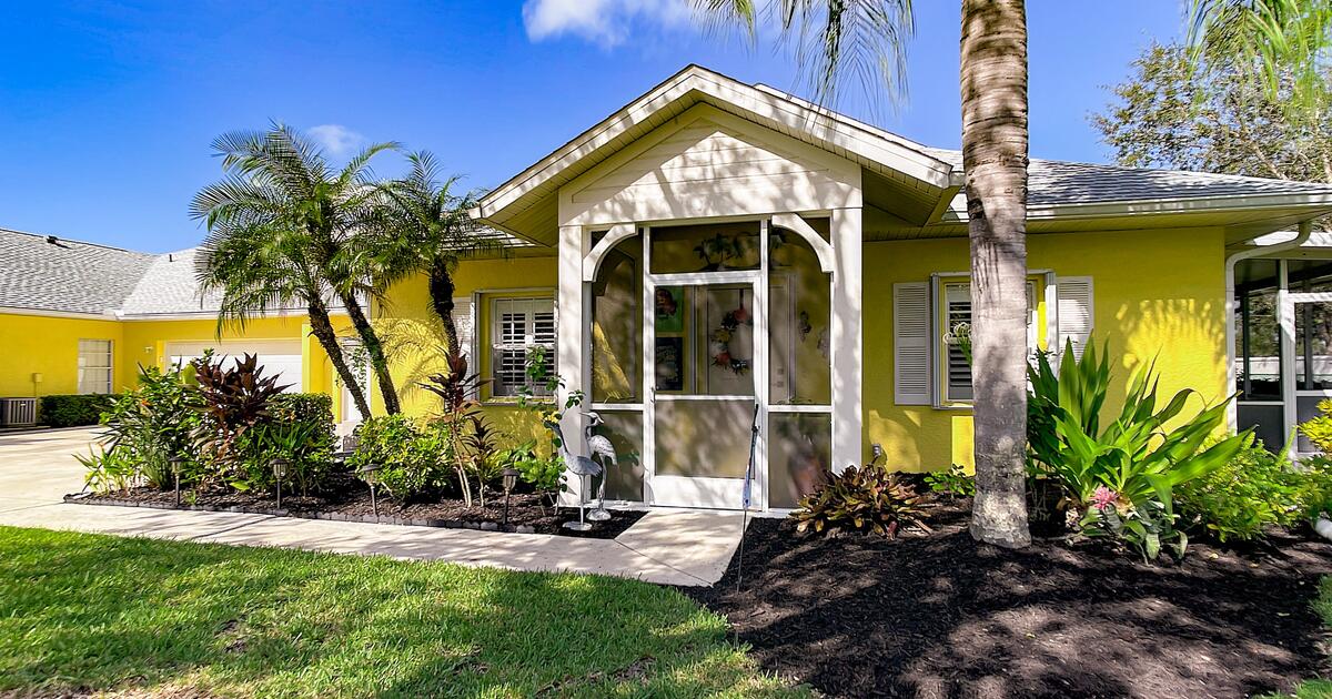 Villa 2 bed, 2 bath plus den for 319000 in Punta Gorda, FL For Sale