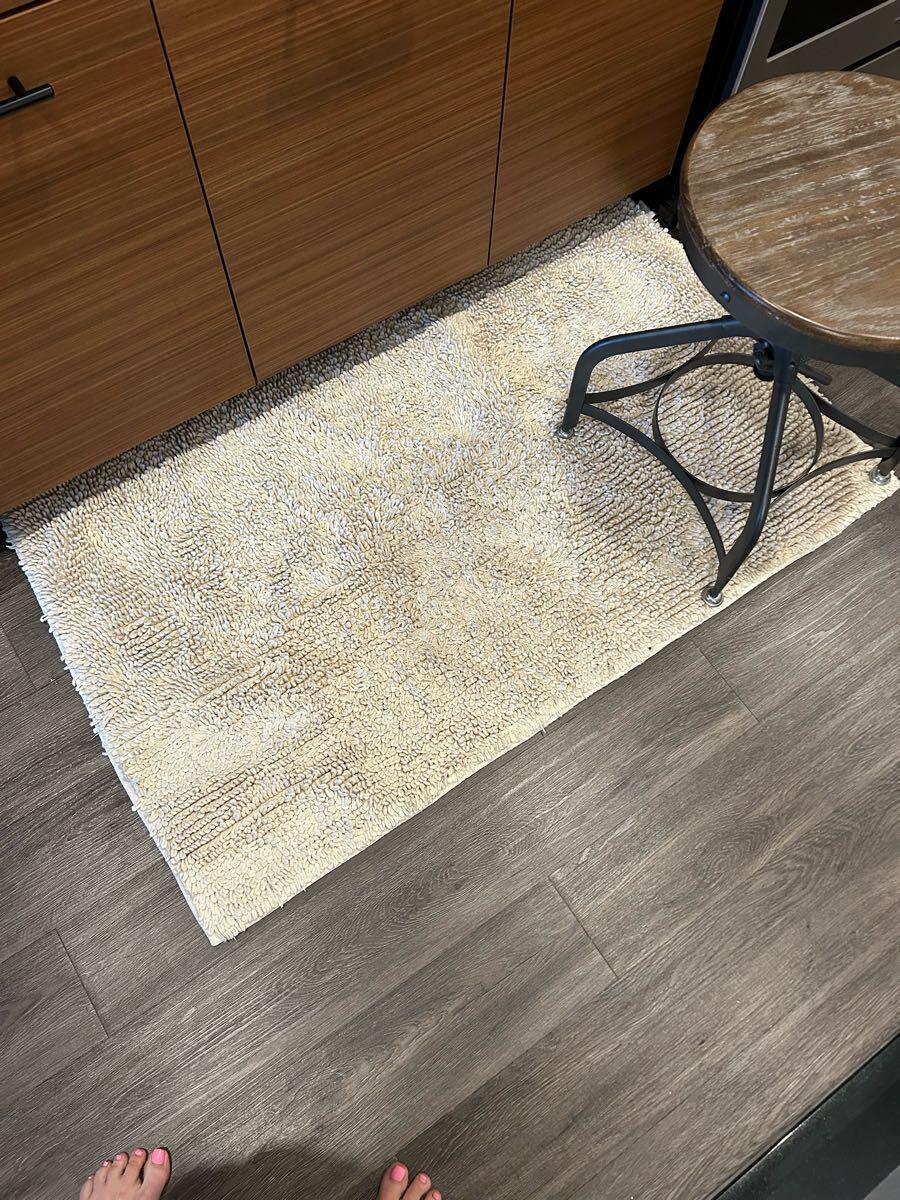 Restoration Hardware bath or kitchen rugs for 20 in Arlington, VA For Sale & Free — Nextdoor