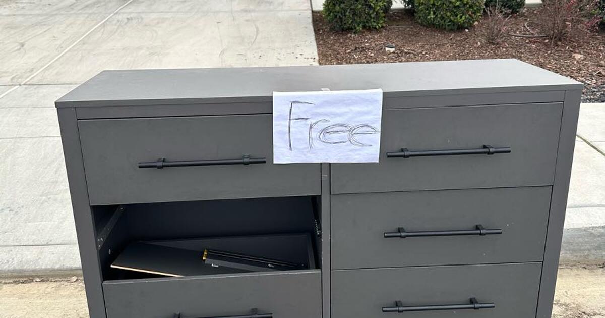 Free Dresser for Free in Fresno, CA For Sale & Free — Nextdoor