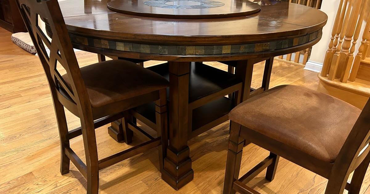 High Top Kitchen Table With Chairs For 250 In Glenview IL For Sale High Top Kitchen Table With Chairs For 250 In Glenview IL For Sale