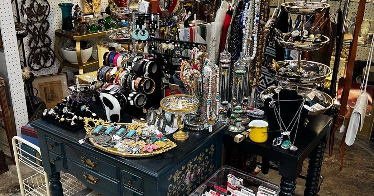 Antique jewelry and antique Knick knack in Las Vegas, NV For Sale & Free — Nextdoor