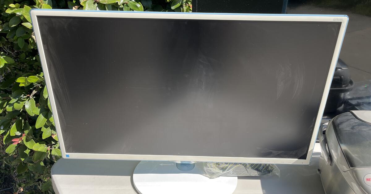 Samsung S27D360 monitor for 20 in Los Angeles, CA For Sale & Free
