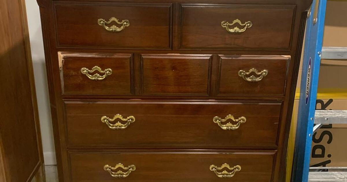 Thomasville bedroom dresser. Wood brown for 50 in Raleigh, NC For