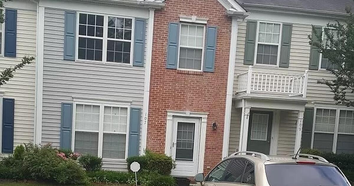 Three Bedroom Townhouse for rent in Morrisville for 1750 in Apex, NC
