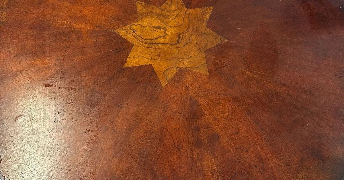 Table and 4 leather chairs for 200 in New Braunfels, TX For Sale