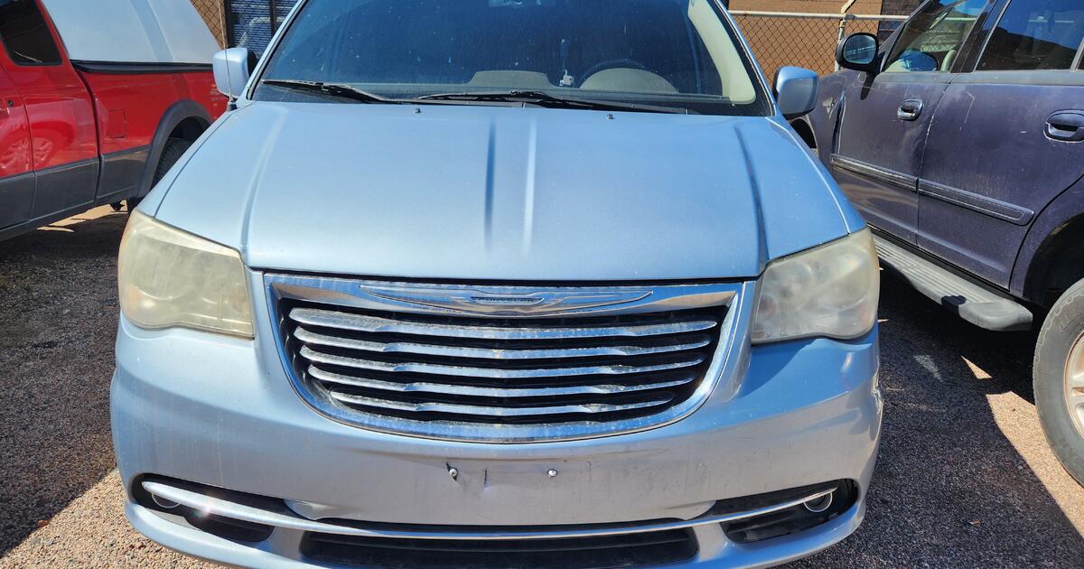 2013 Chrysler Town & Country for 7000 in Queen Creek, AZ Finds