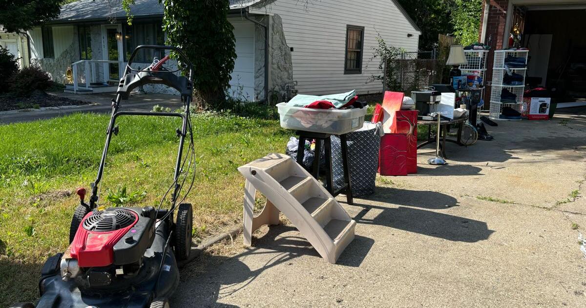 GARAGE SALE for Free in Champaign, IL For Sale & Free — Nextdoor