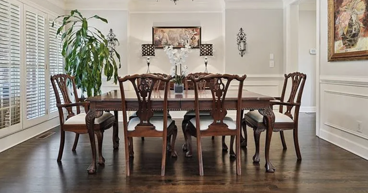 Dining Set (table, chairs, buffet) for 300 in Atlanta, GA Finds