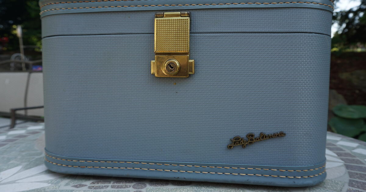 Vintage Starline Lady Baltimore Train Case Makeup Suitcase for 35 in Macungie, PA Finds