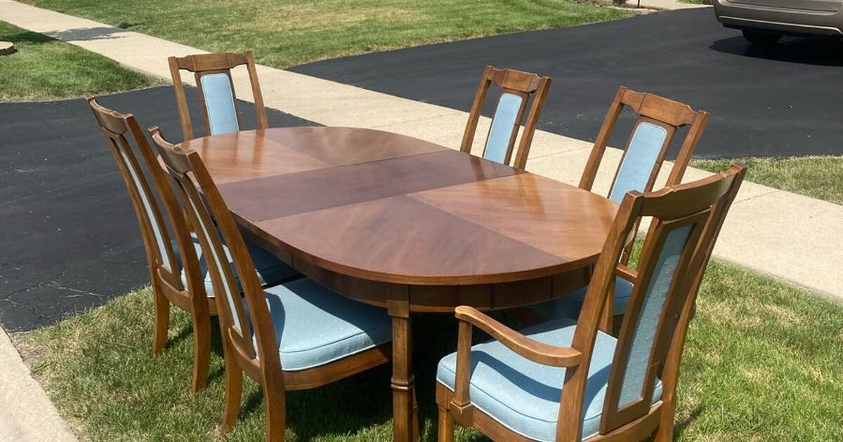 FREE dining table & chairs in Plainfield, IL For Sale & Free — Nextdoor