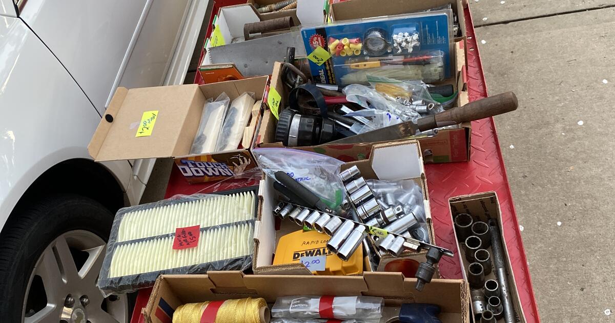 GARAGE SALE for 1 in Shawnee, KS For Sale & Free — Nextdoor