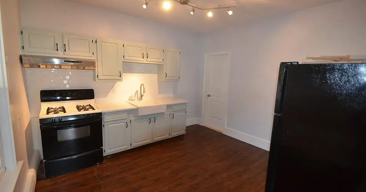 2 Bed Apartment in Natick Center for 2450 in Chestnut Hill, MA For Sale & Free — Nextdoor