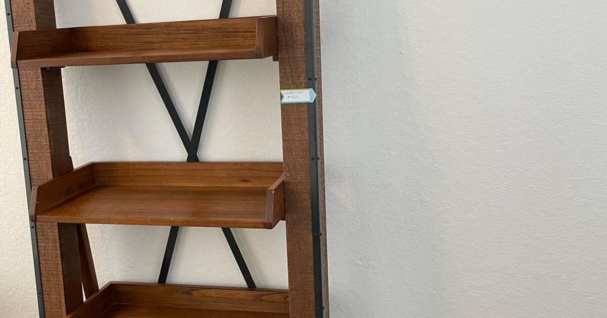Wood & Black Metal Ladder Shelf for 50 in Cove, TX For Sale & Free