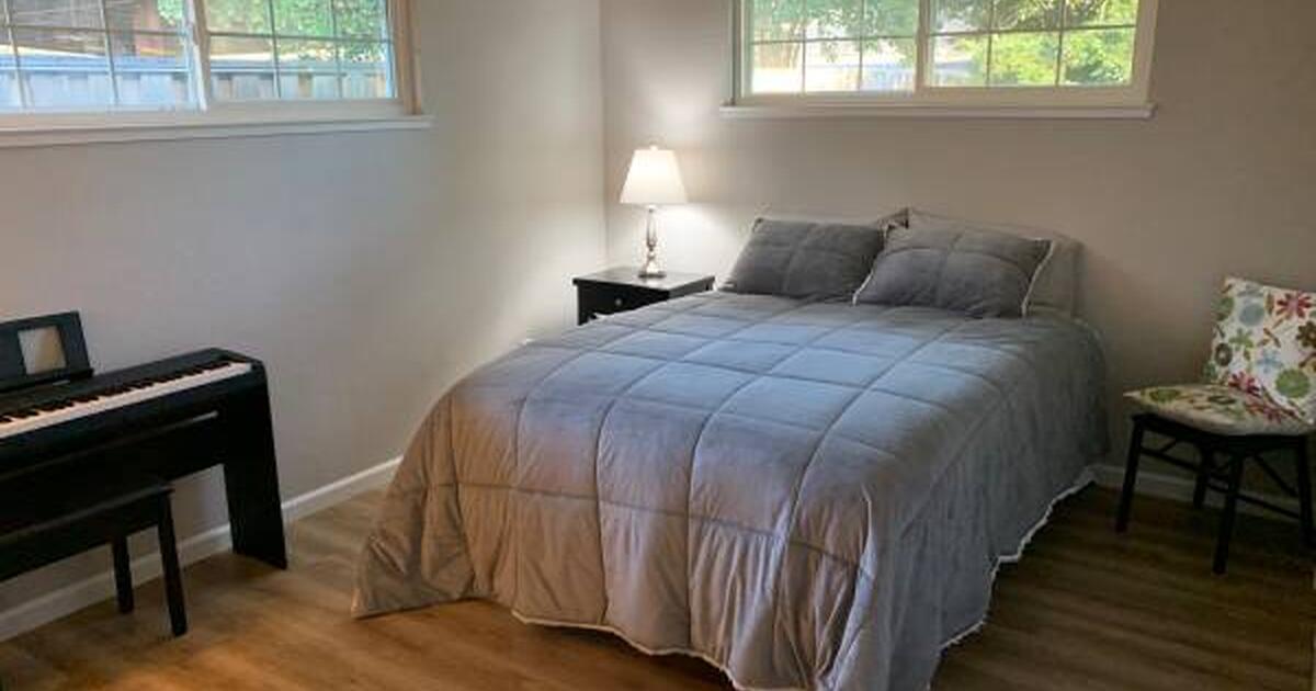 Large Room for Rent in East Petaluma for 1300 in Petaluma, CA For