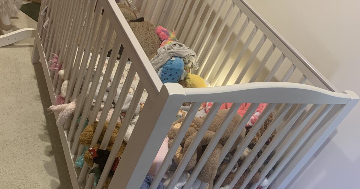 Pottery barn crib for Free in Encinitas, CA Finds — Nextdoor