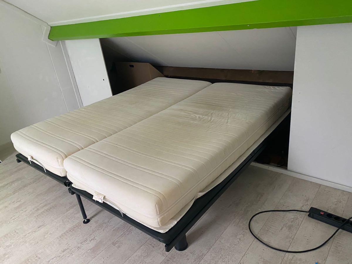 2 x 1 Persoonsbed Spiraal Bed Bodem 90x200. Automatisch w Voor € In 's-Hertogenbosch, NB | Gratis/Te Koop — Nextdoor