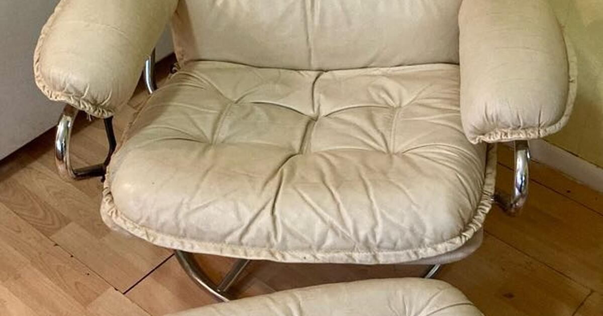 Vintage Reclining Chair with Footstool for 60 in Des Moines, IA For