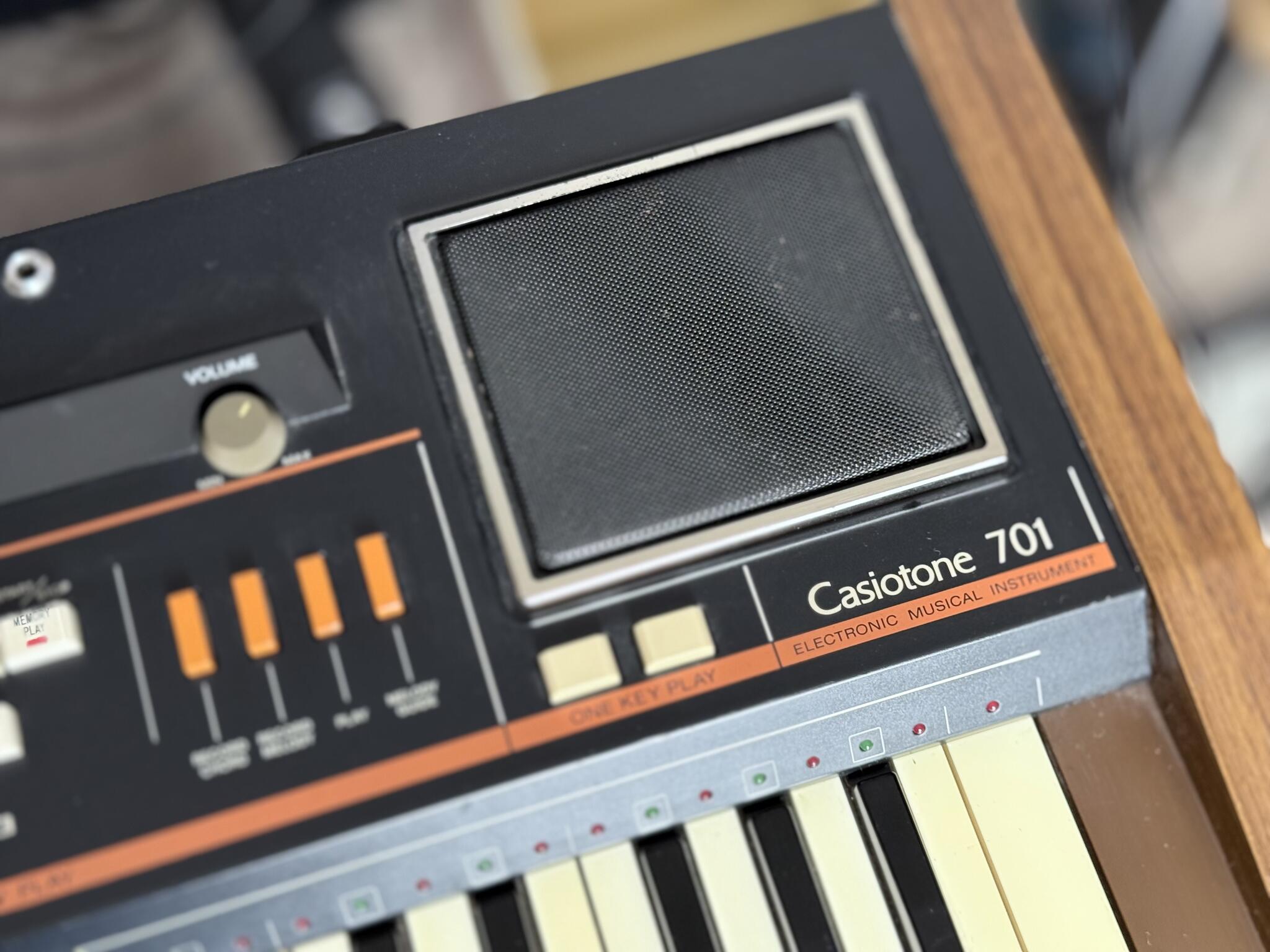 CASIO（カシオ）カシオトーン701　Casiotone701　61鍵盤 CASIO（カシオ）カシオトーン701 Casiotone701 61鍵盤 - メルカリ