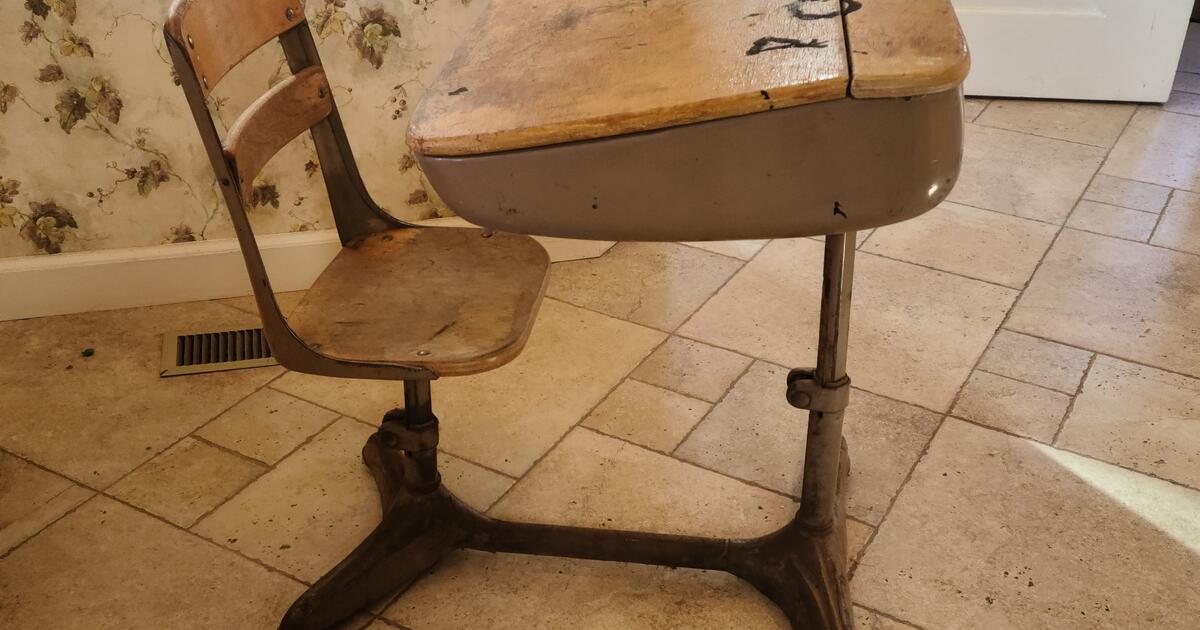 School desks for Free in Reno, NV For Sale & Free — Nextdoor