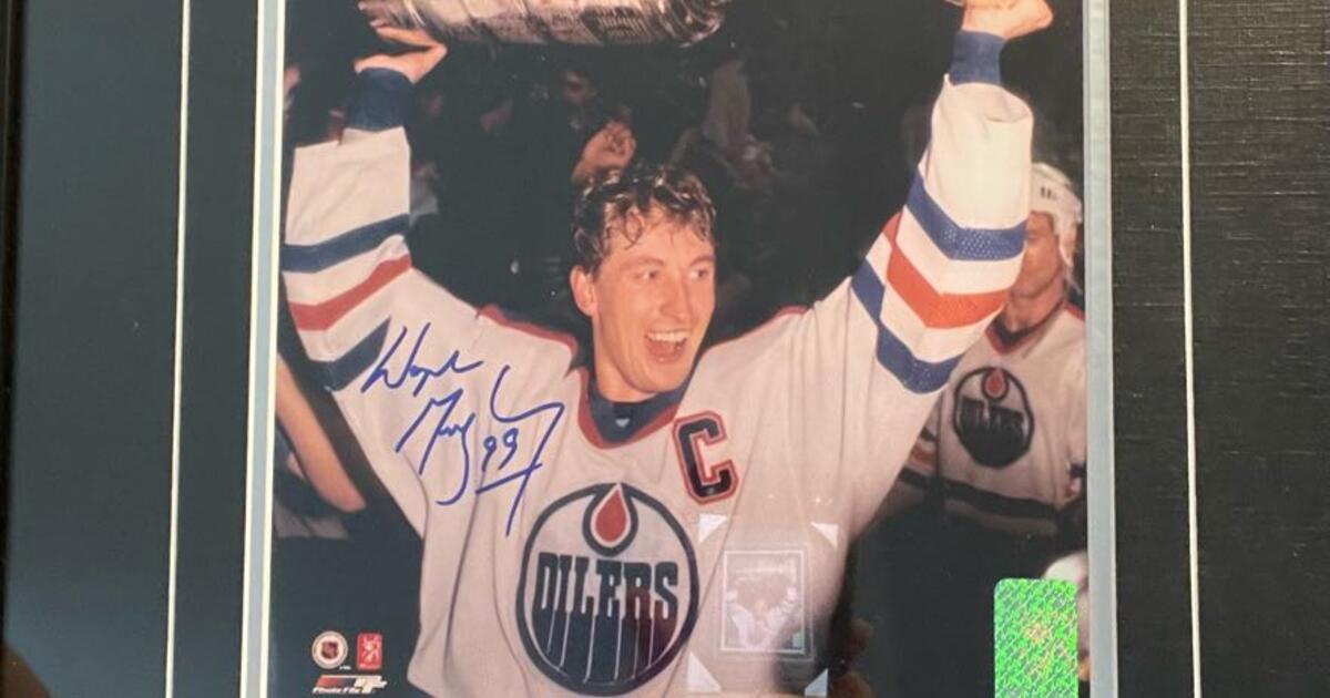 Wayne Gretzky Autographed Stanley Cup Framed Photo For $30 In Salida ...