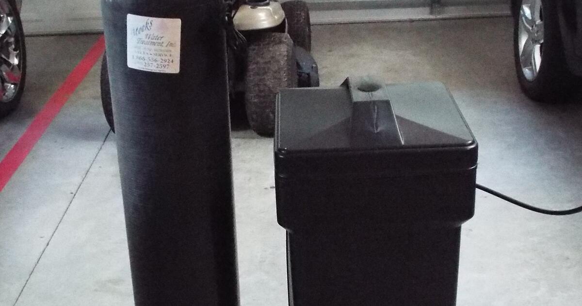 Used water softener, control head and brine tank for Free in Hernando