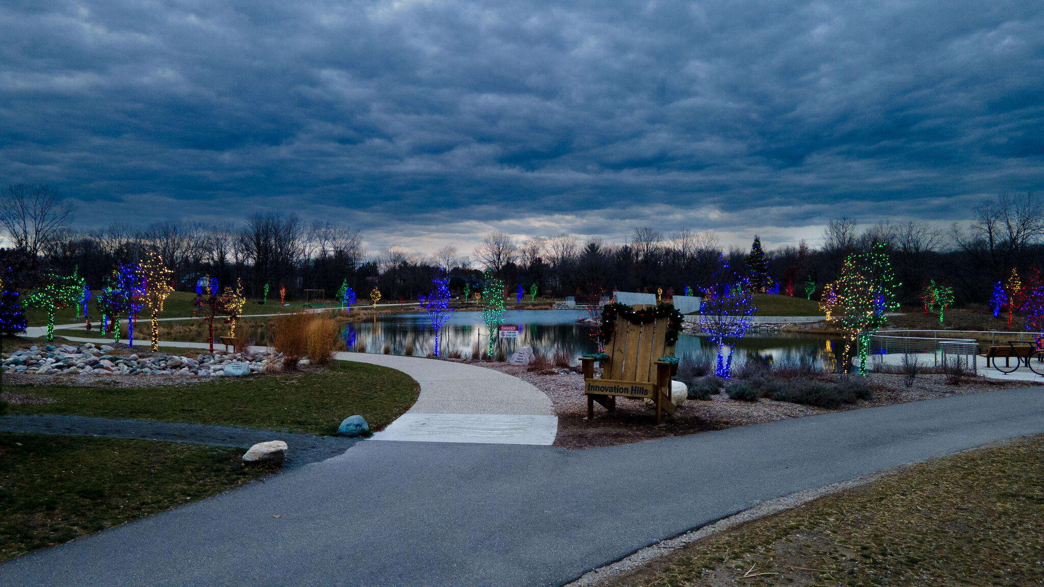 Explore the beautiful lights at Innovation Hills (City of Rochester ...