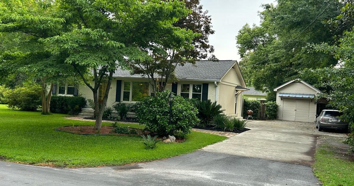 House for Sale 106 N Hermitage Rd for 615000 in Beaufort, SC For