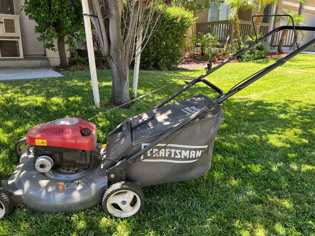 Craftsman 550 Series Silver Edition Lawn Mower. Used, working condition