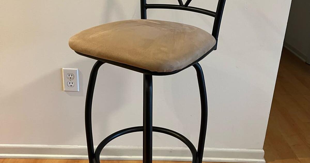 2 Bar Stools for 40 in Minneapolis, MN Finds — Nextdoor