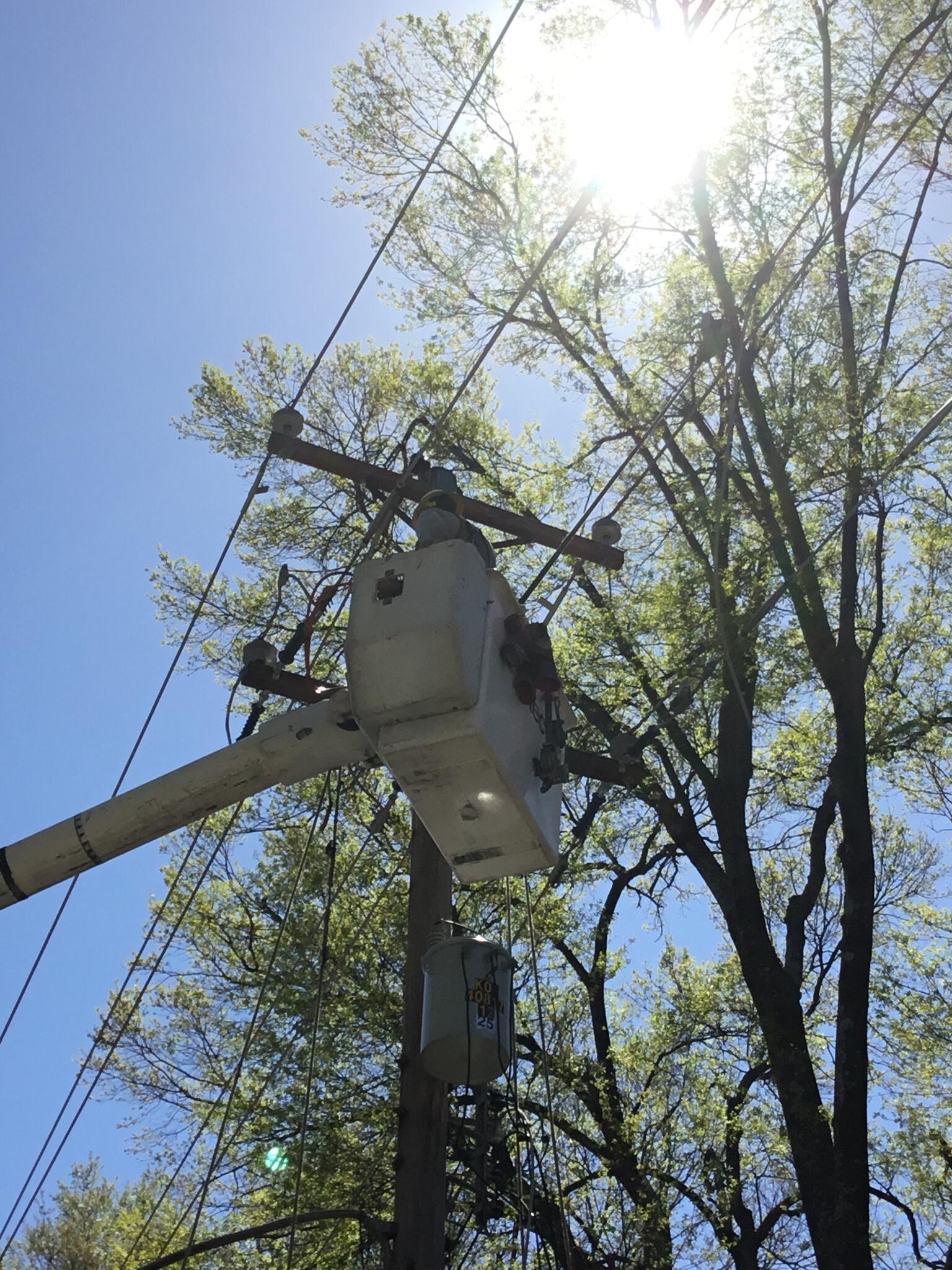 MLGW Crews Working To Assess Damage, Restore Power (Sunday, April 16 ...