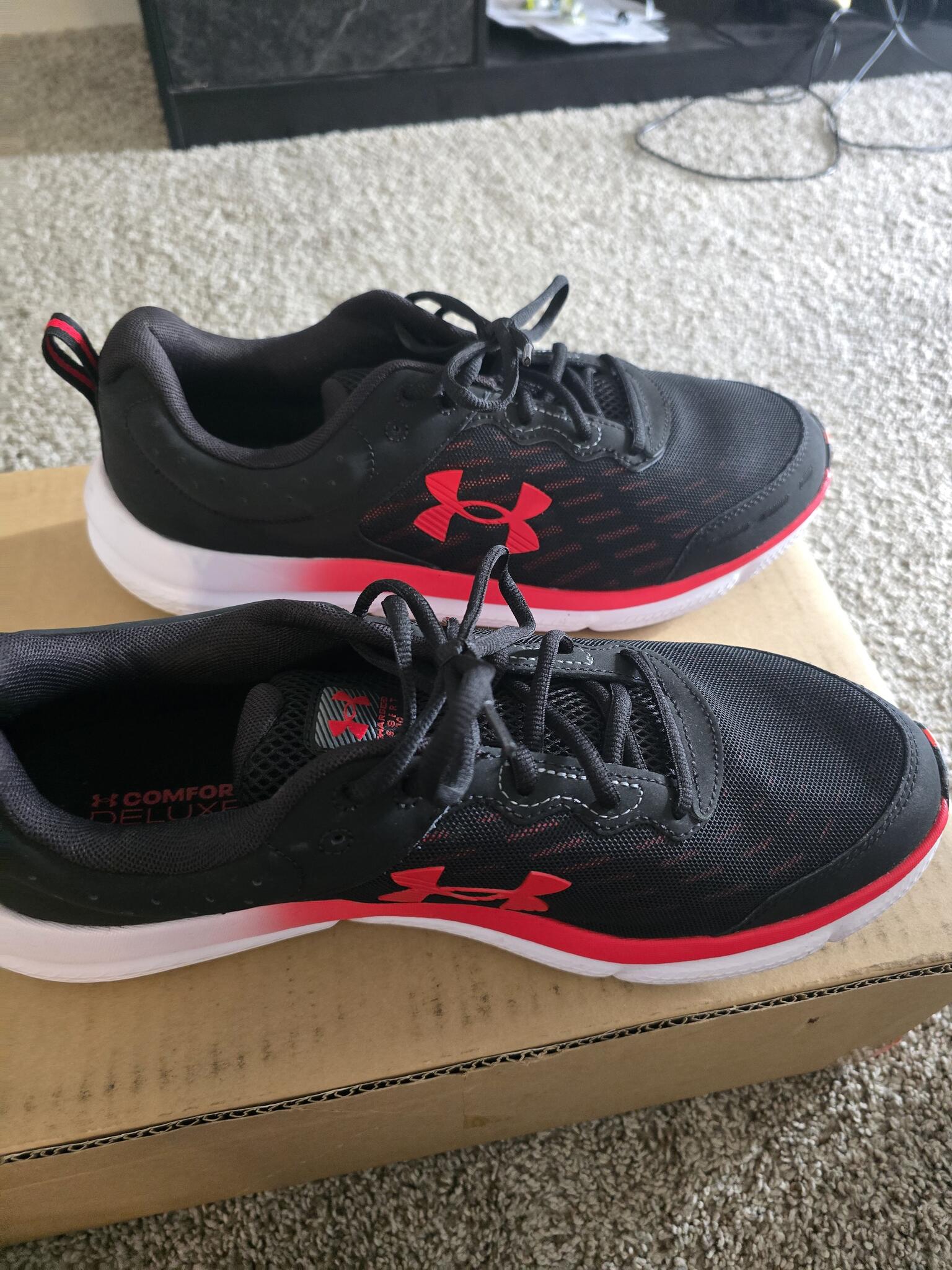 Under Armour Charged Assert 10 Black/Red Athletic Sneakers  display picture 3
