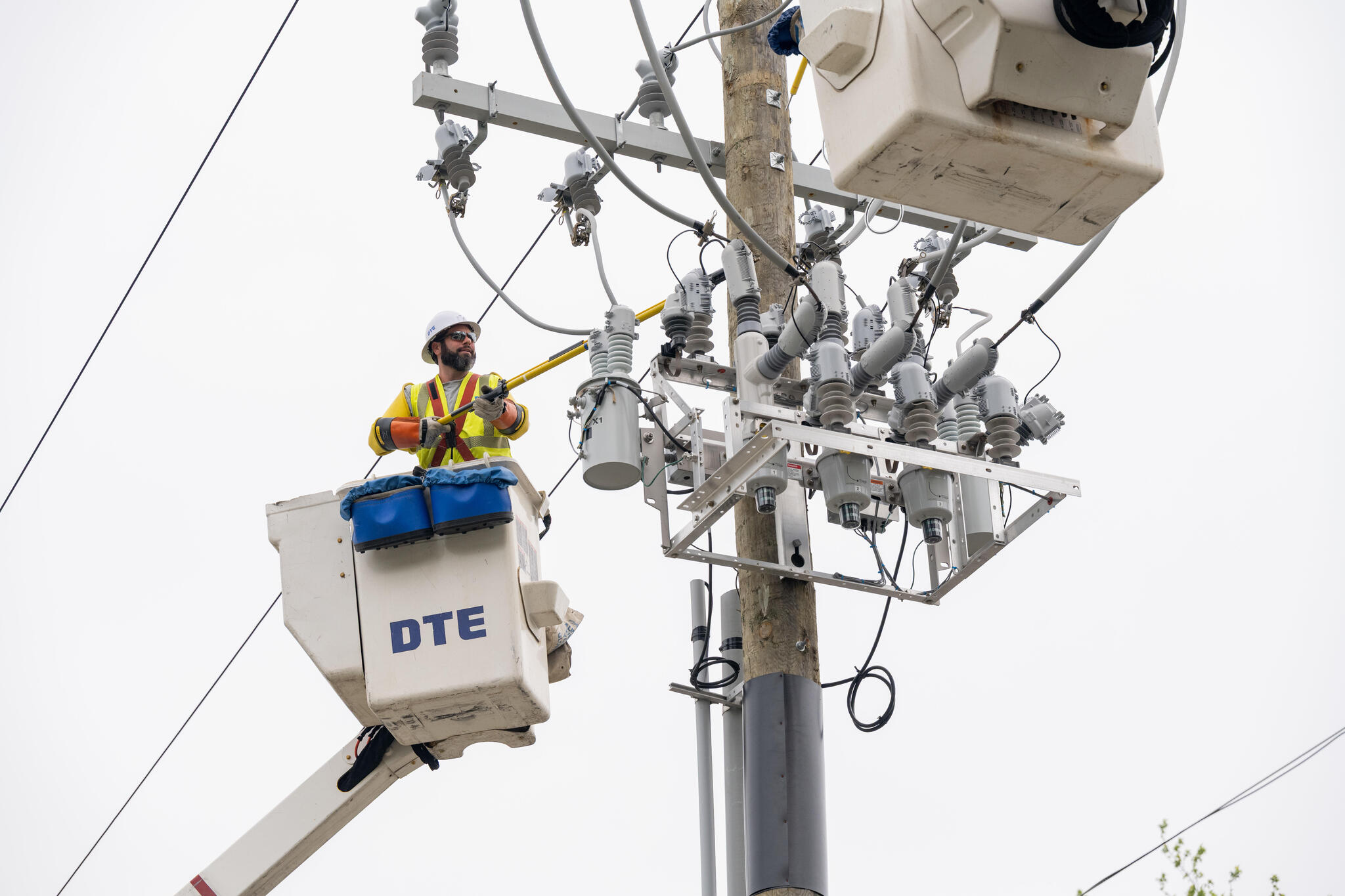 DTE Energy - 2585 updates