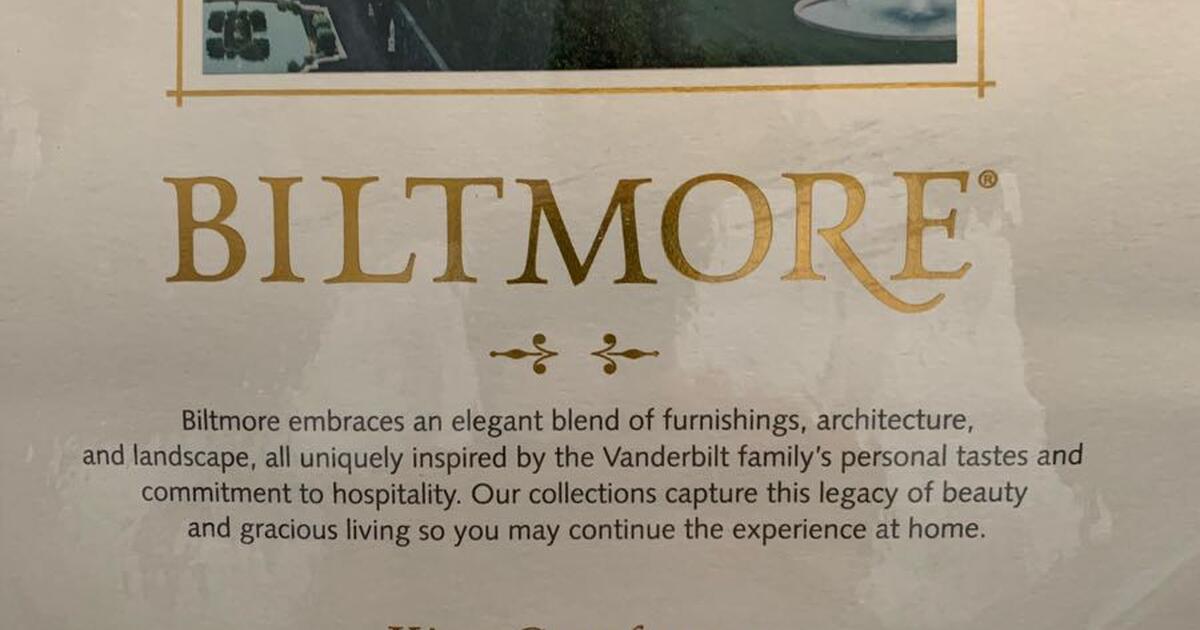 King size Biltmore comforter w/2shams &skirt for 65 in Calabash, NC