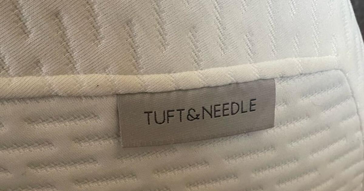 lowes tuft & needle twin mattress