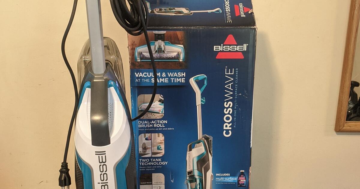 Bissell CrossWave AllinOne MultiSurface Cleaner Vacuum & Mop Open