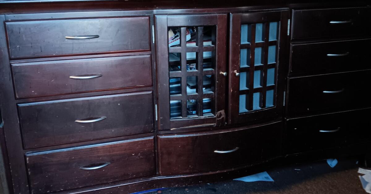 Solid Wood Dresser for Free in Yuma, AZ For Sale & Free — Nextdoor