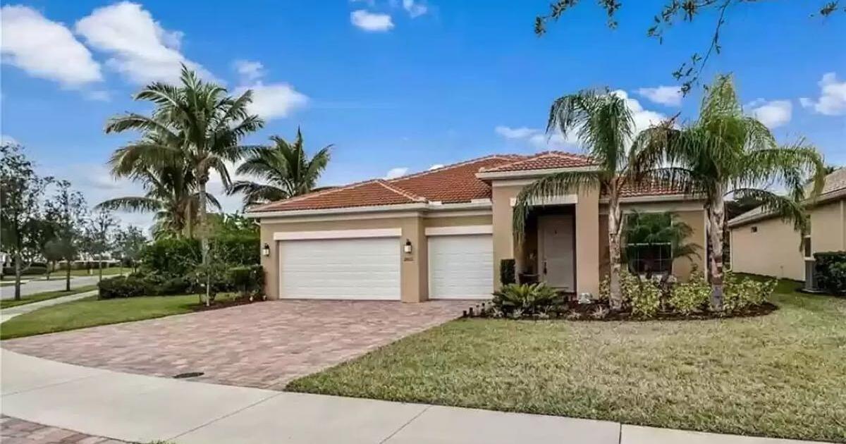 2015 Home at Village Walk Bonita Springs for 749000 in Bonita Springs