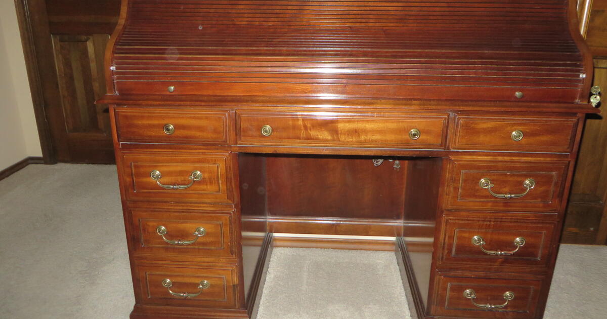 National Mt. Airy Vintage Roll Top Desk Solid Wood with Cherry Finish