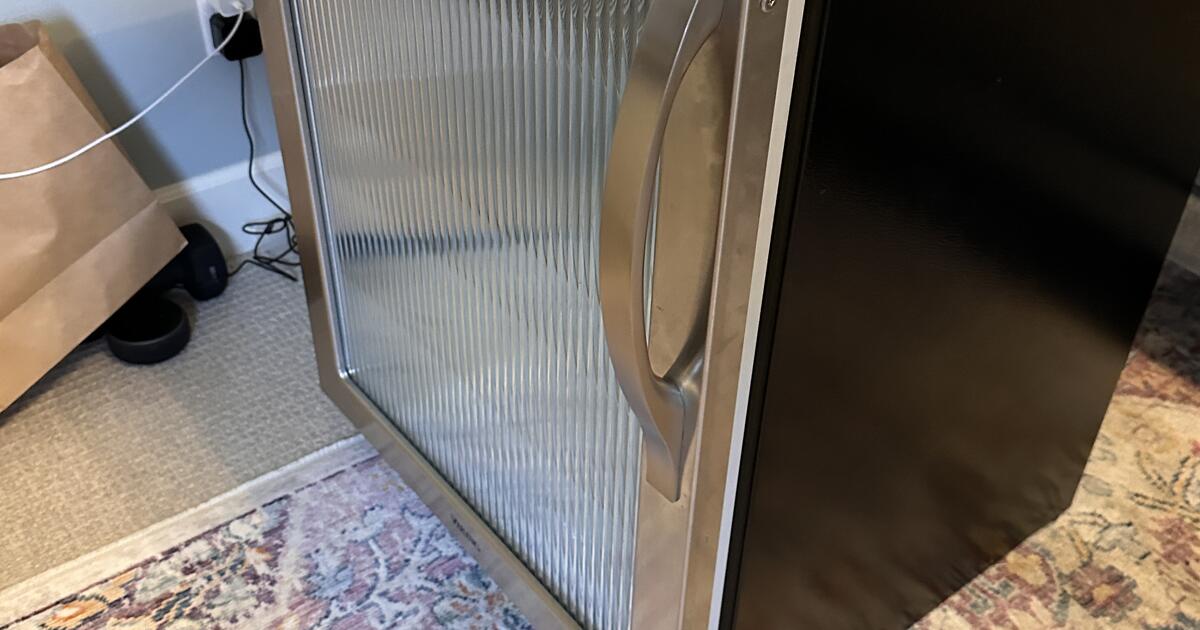 Viking under counter beverage cooler for Free in Seattle, WA For Sale & Free — Nextdoor