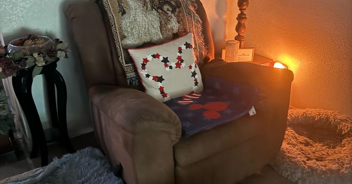 Rocker Recliner For Free In Mesa AZ For Sale Free Nextdoor rocker-recliner-for-free-in-mesa-az-for-sale-free-nextdoor
