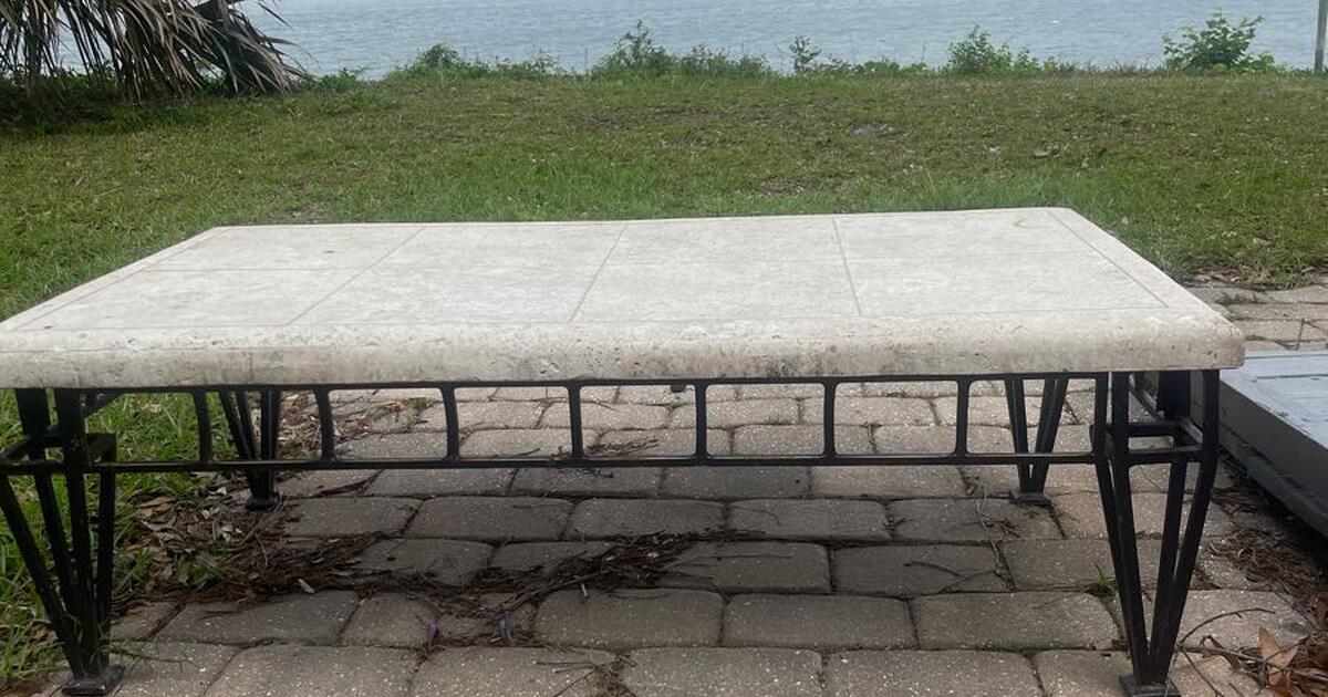 Stone coffee table for 100 in Bluffton, SC Finds — Nextdoor