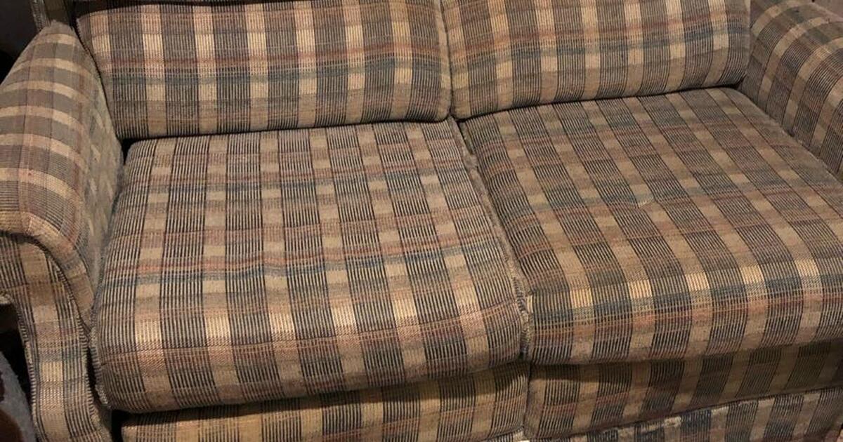 Love seat/recliner for 25 in Louisville, KY For Sale & Free — Nextdoor