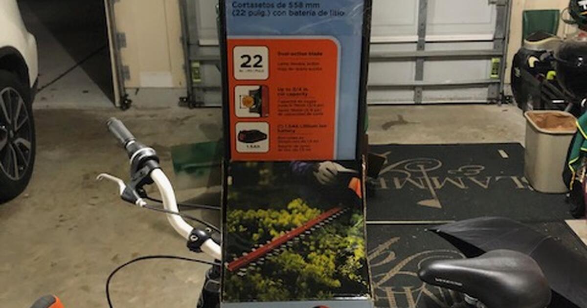 BLACK and DECKER CORDLESS 22 IN HEDGE TRIMMER for 75 in Jacksonville