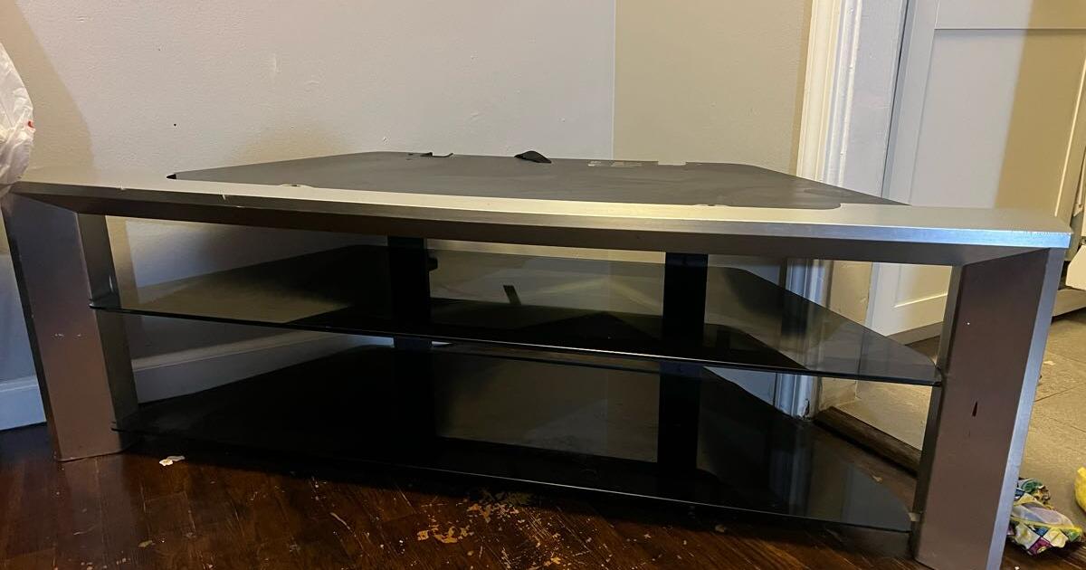 Tv stand for 20 in Omaha, NE Finds — Nextdoor